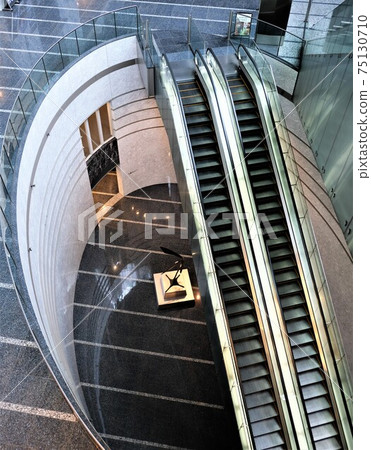 Long escalator Long escalator 75130710