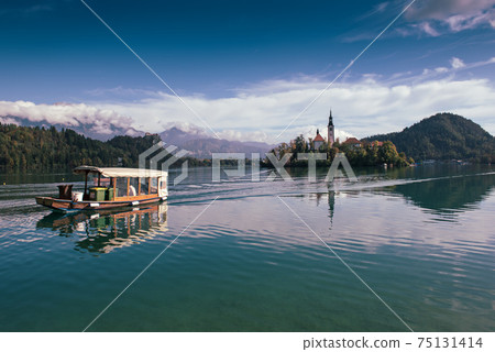 Lake Bled, Slovenia Lake Bled, Slovenia 75131414