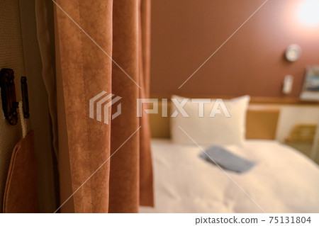 我出差住的酒店房間 我出差住的酒店房間 75131804