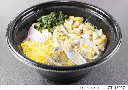 Delicious clam udon noodles Delicious clam udon noodles 75132057