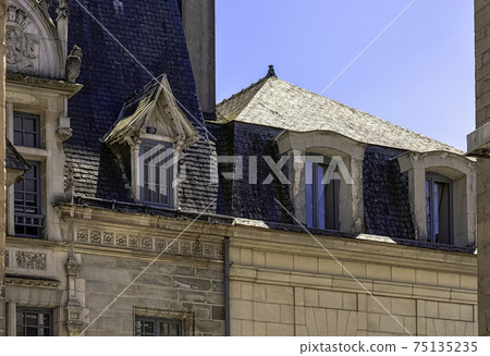 Vintage architecture of Old Town in Vitre, France Vintage architecture of Old Town in Vitre, France 75135235