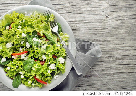 Green salad 75135245