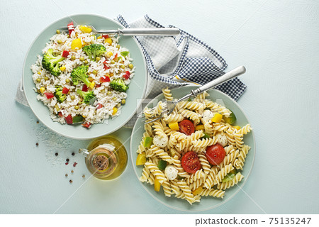 Pasta salad rice 75135247