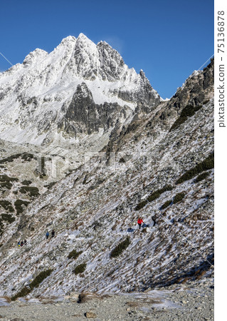 Vysoka peak from mountain saddle below Ostrva, High Tatras, Slovakia 75136878