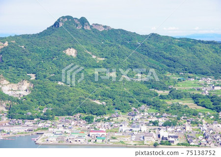 從香川縣高松市八島市的高根山和武里町山的景色 從香川縣高松市八島市的高根山和武里町山的景色 75138752