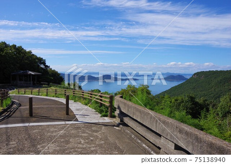 香川縣高松市八島市千玉橋上的梅島和小島的風景 香川縣高松市八島市千玉橋上的梅島和小島的風景 75138940