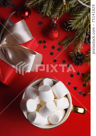 cup of coffee and marshmallows cup of coffee and marshmallows 75141829