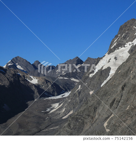 Mueller Glacier and rugged mountains. Mueller Glacier and rugged mountains. 75142156
