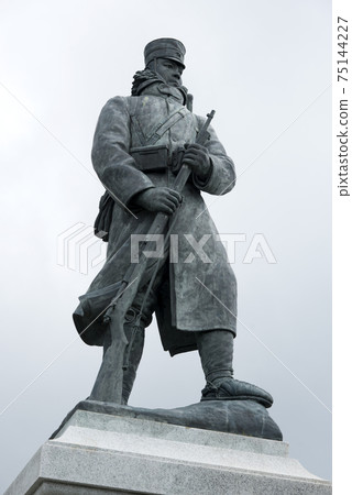 軍事隊紀念雕像在雪困厄 軍事隊紀念雕像在雪困厄 75144227
