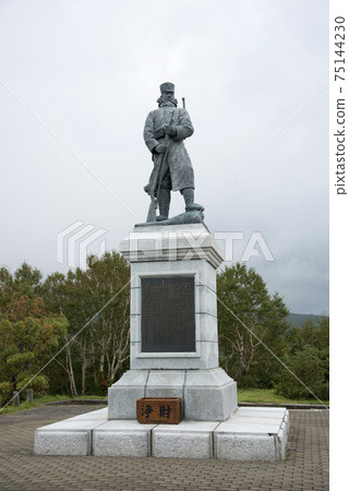 軍事隊紀念雕像在雪困厄 軍事隊紀念雕像在雪困厄 75144230