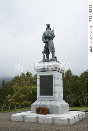 Memorial statue of martial corps distress in the snow Memorial statue of martial corps distress in the snow 75144231