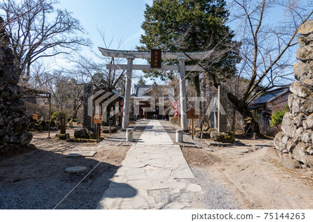 老式的神社 老式的神社 75144263