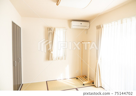 Bright room with tatami mats Bright room with tatami mats 75144702