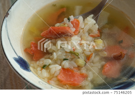 Salmon and Takuan brown rice chazuke Salmon and Takuan brown rice chazuke 75146205