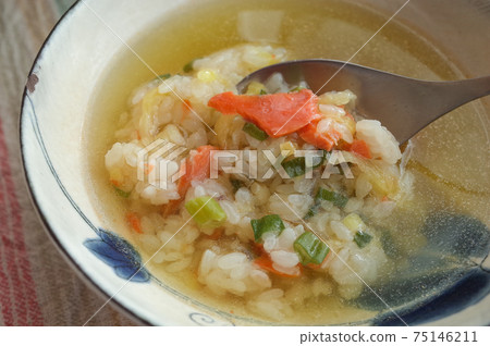 Salmon and Takuan brown rice chazuke 75146211