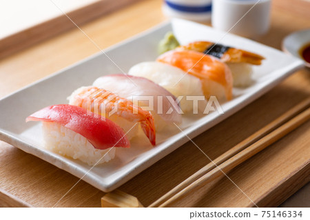 Japanese sushi 75146334