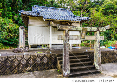 Yamakami Shrine Shinkamigoto Goto Archipelago Nakadori Island [Minamimatsuura District, Nagasaki Prefecture] 75146567
