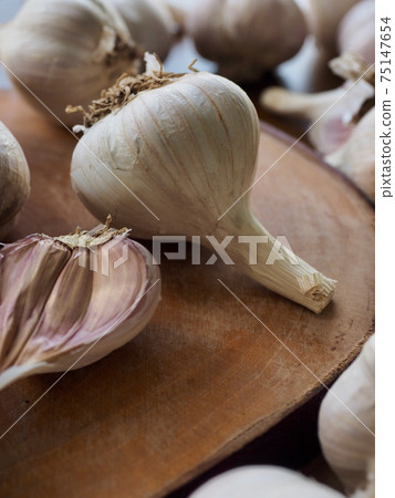 Fresh organic vegetables garlic, food ingredients 75147654