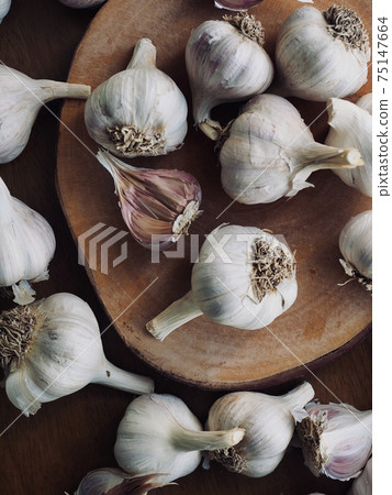 Fresh organic vegetables garlic, food ingredients Fresh organic vegetables garlic, food ingredients 75147664
