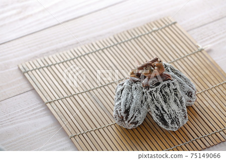 Sweet dried fruit dried persimmon Sweet dried fruit dried persimmon 75149066