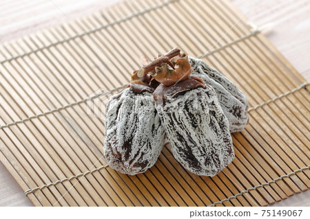 Dried fruit dried persimmon 75149067