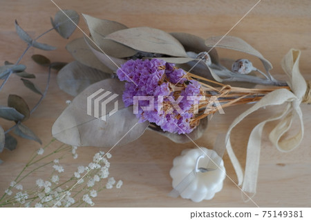 Dried flower  75149381