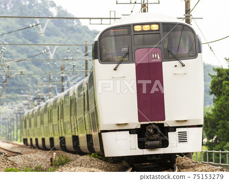 JR東215系列火車 75153279