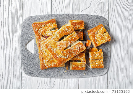 American vegetable puff pastry pie with cheese 75155163