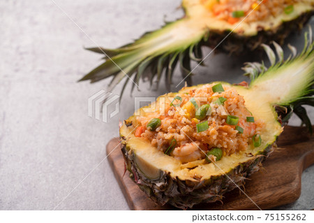 鳳梨 炒飯 船 Pinapple fried rice パイナップルライス チャーハン 75155262
