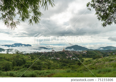 beautiful 5 sitting Buddha statues at Wat Phachonkeaw beautiful 5 sitting Buddha statues at Wat Phachonkeaw 75155806