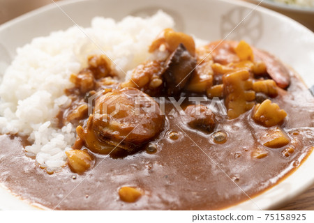 Seafood curry rice 75158925