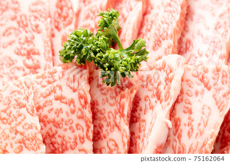 牛肉(用於烤肉)。據說在卡爾維有一種罕見的“三角玫瑰”。 牛肉(用於烤肉)。據說在卡爾維有一種罕見的“三角玫瑰”。 75162064