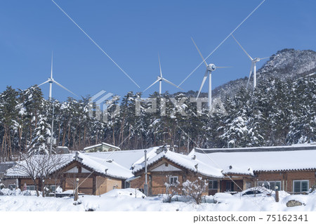 Seorak Mountain, Inje County, Gangwon Province 75162341