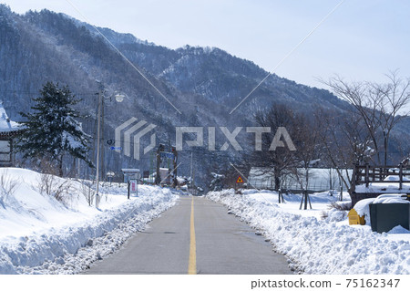 Seorak Mountain, Inje County, Gangwon Province 75162347