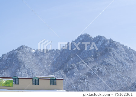 江原道仁濟縣雪嶽山 江原道仁濟縣雪嶽山 75162361