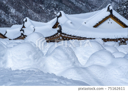 江原道仁濟縣雪嶽山 江原道仁濟縣雪嶽山 75162611