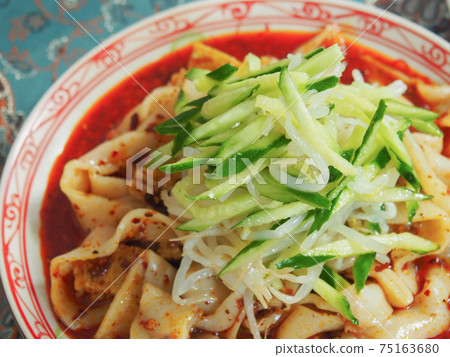 Chinese Liangpi 75163680