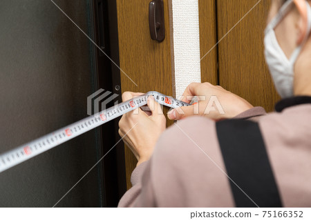 女人測量尺寸 75166352