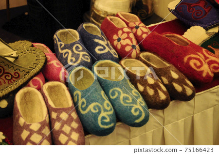 Colorful shoes with pattern made from felt fabric  75166423