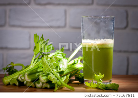 Healthy drink, vegetable juice, studio shot 75167611