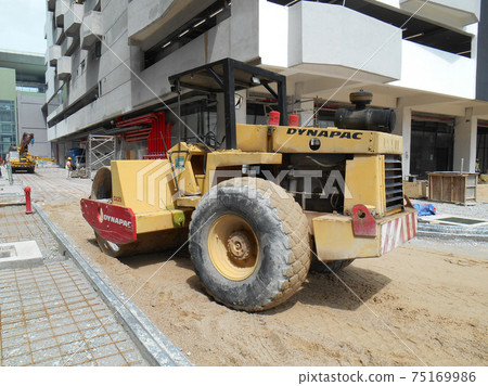 SEREMBAN, MALAYSIA -JANUARY 07, 2017: Single Drum Vibratory Rollers used in roadworks at the construction site.  75169986