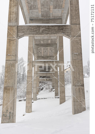 Structure of the Sitter bridge in Sankt Gallen from below Structure of the Sitter bridge in Sankt Gallen from below 75172131