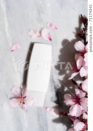 Retinol and almond oil serum oil beauty care Retinol and almond oil serum oil beauty care 75174842