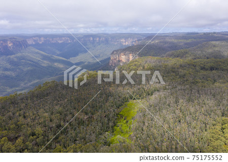 Aerial view of the Grose Valley in The Blue Mountains in Australia Aerial view of the Grose Valley in The Blue Mountains in Australia 75175552