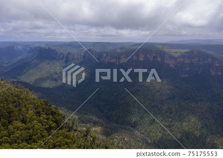 Aerial view of the Grose Valley in The Blue Mountains in Australia Aerial view of the Grose Valley in The Blue Mountains in Australia 75175553