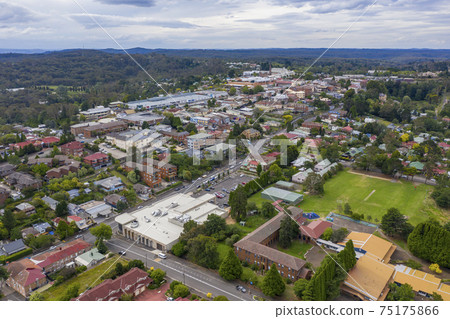 Aerial view of the town of Katoomba in The Blue Mountains in regional Australia 75175866