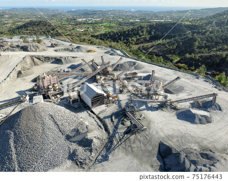 Stone crushing and screening plant Stone crushing and screening plant 75176443