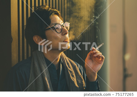 煙草和工人 75177265