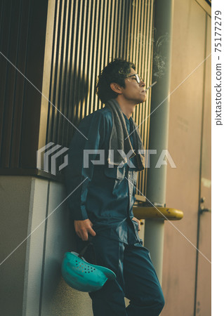 Tobacco and workers Tobacco and workers 75177279