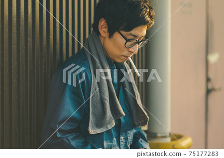 Tobacco and workers 75177283